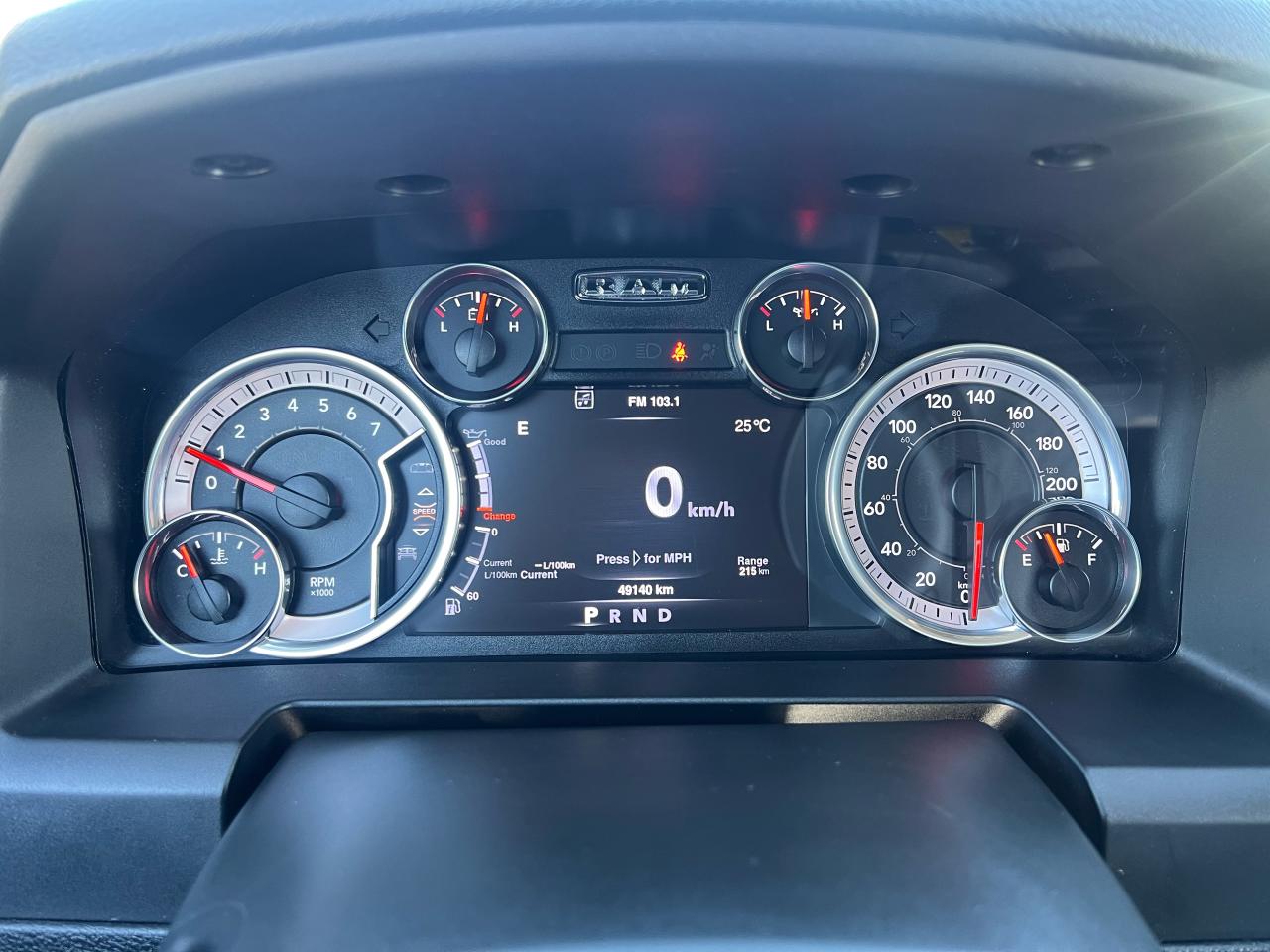 2021 RAM 1500 Classic EXPRESS CREWCAB 5.7 HEMI 4X4 Photo28