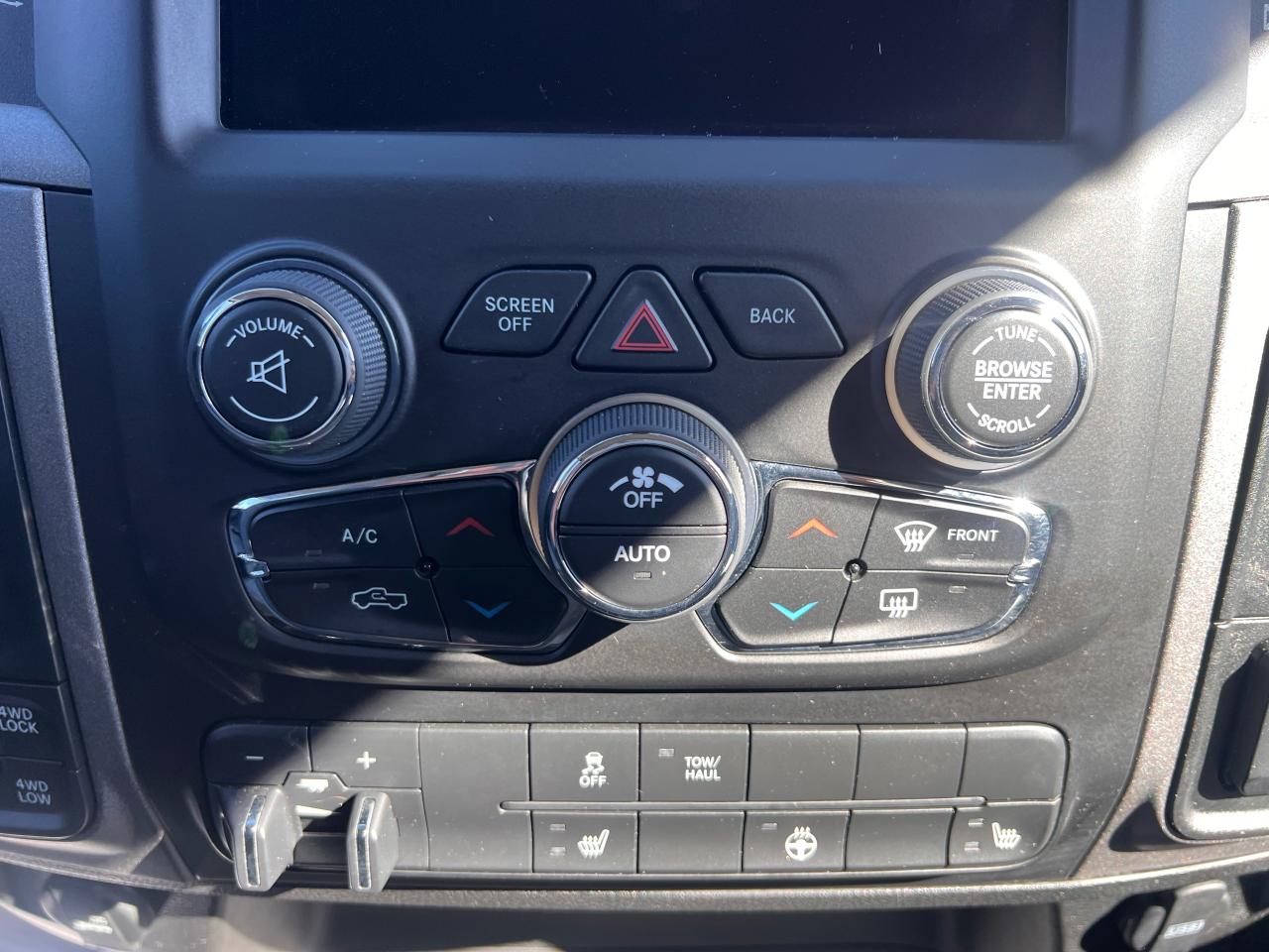 2021 RAM 1500 Classic EXPRESS CREWCAB 5.7 HEMI 4X4 Photo56