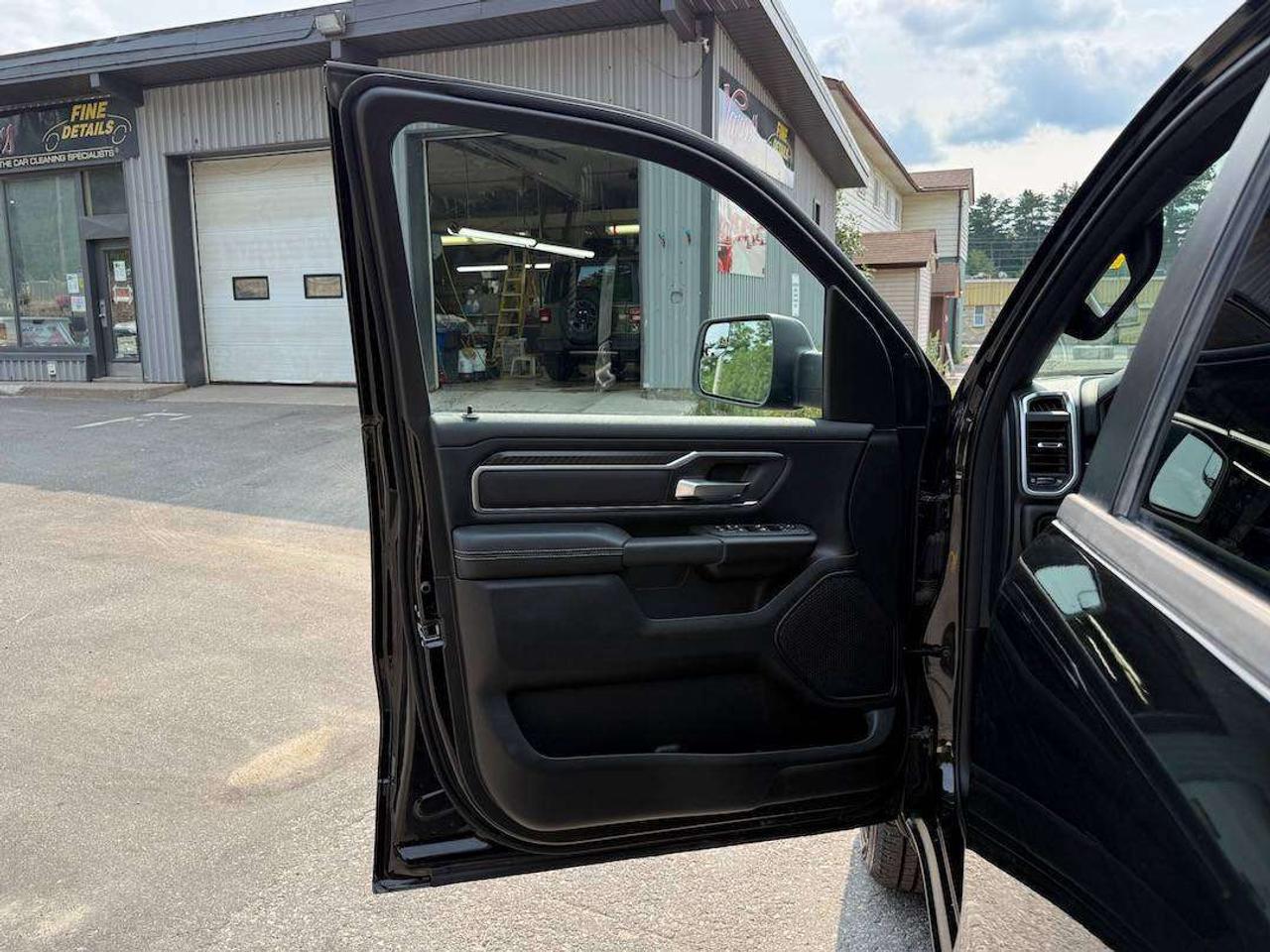 2026 RAM 1500 BIG HORN 4X4 Photo