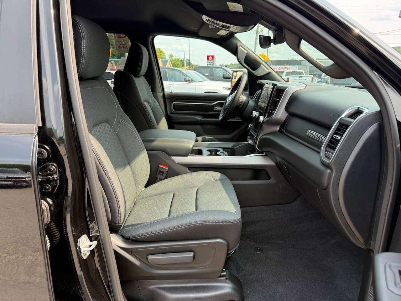 2026 RAM 1500 BIG HORN 4X4 Photo
