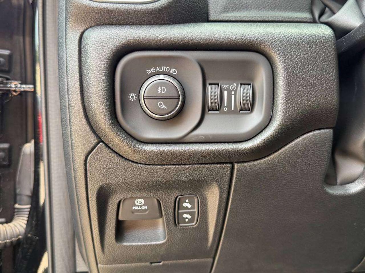 2026 RAM 1500 BIG HORN 4X4 Photo