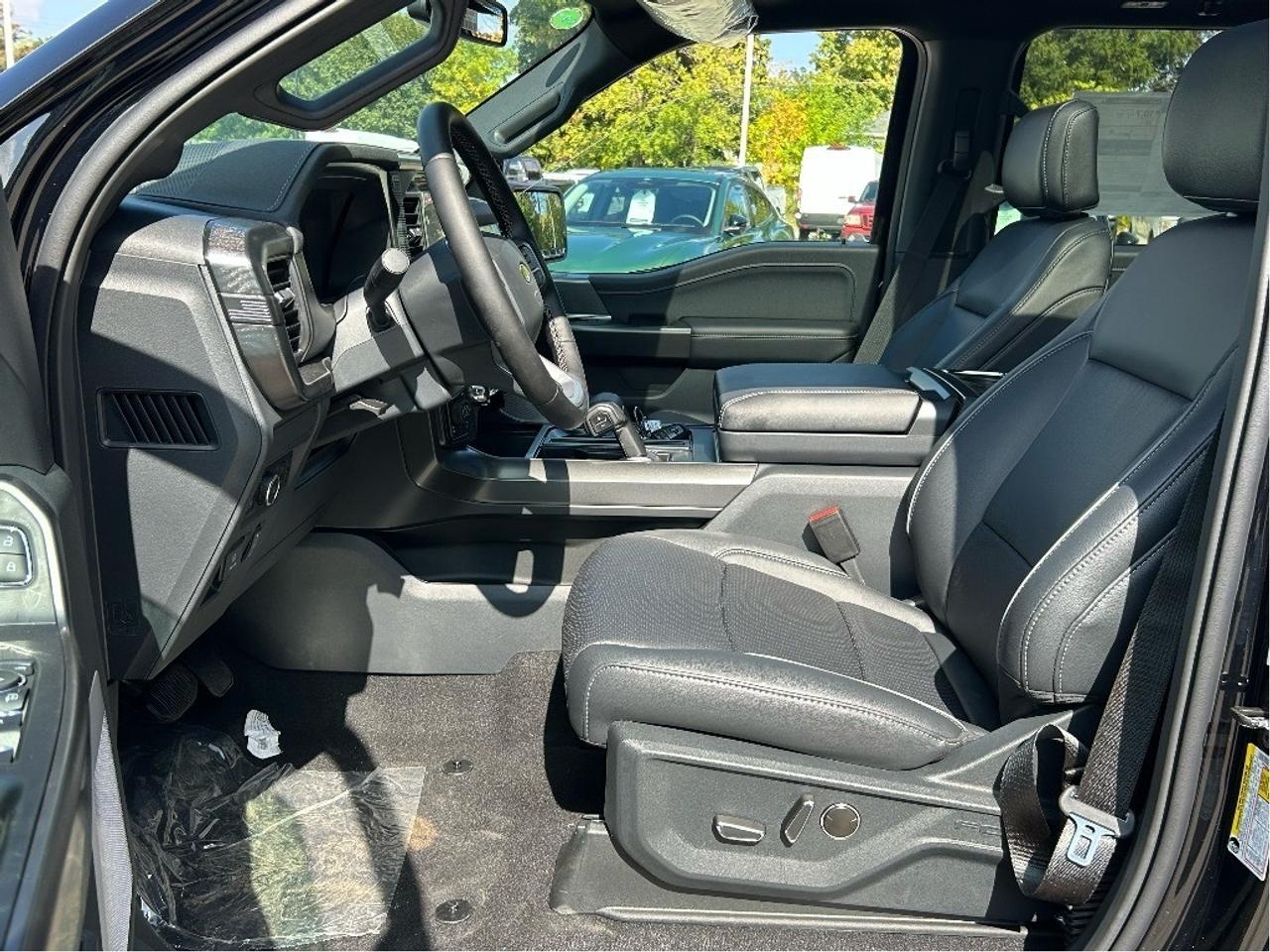 2025 Ford F-150 Lariat  - Sunroof - 22 Wheels Photo
