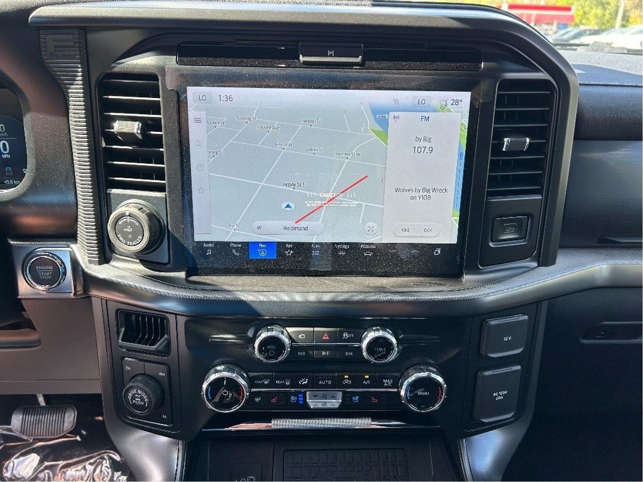 2025 Ford F-150 Lariat  - Sunroof - 22 Wheels Photo