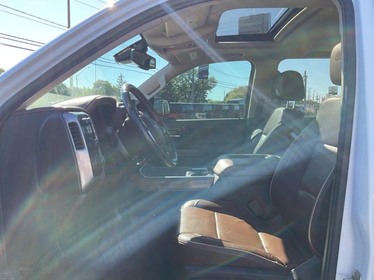 2018 Chevrolet Silverado 1500 AS IS / SUNROOF / POWER RUNNING BOARDS Photo