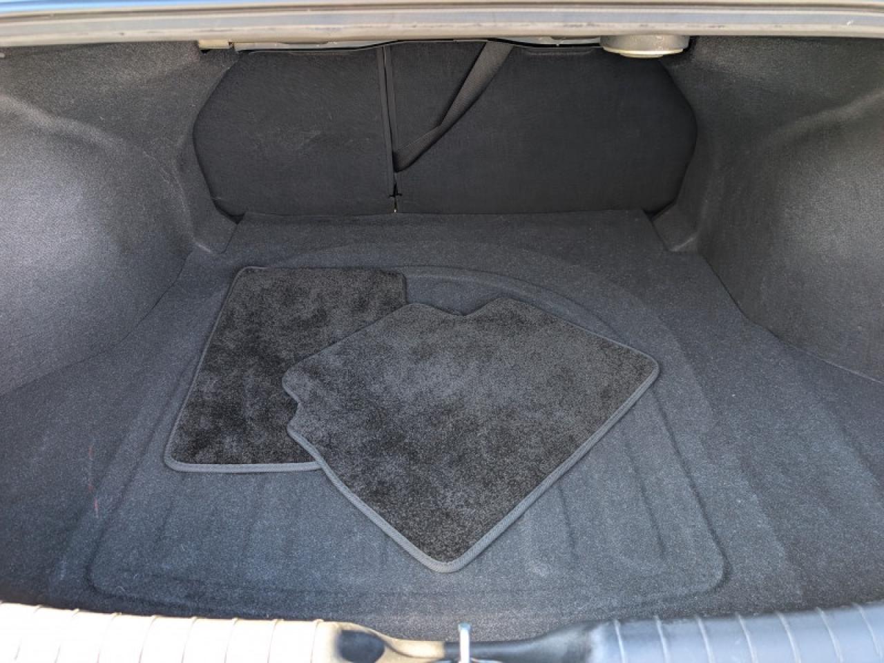 2022 Hyundai Elantra Ultimate  **SUNROOF - HTD SW** Photo