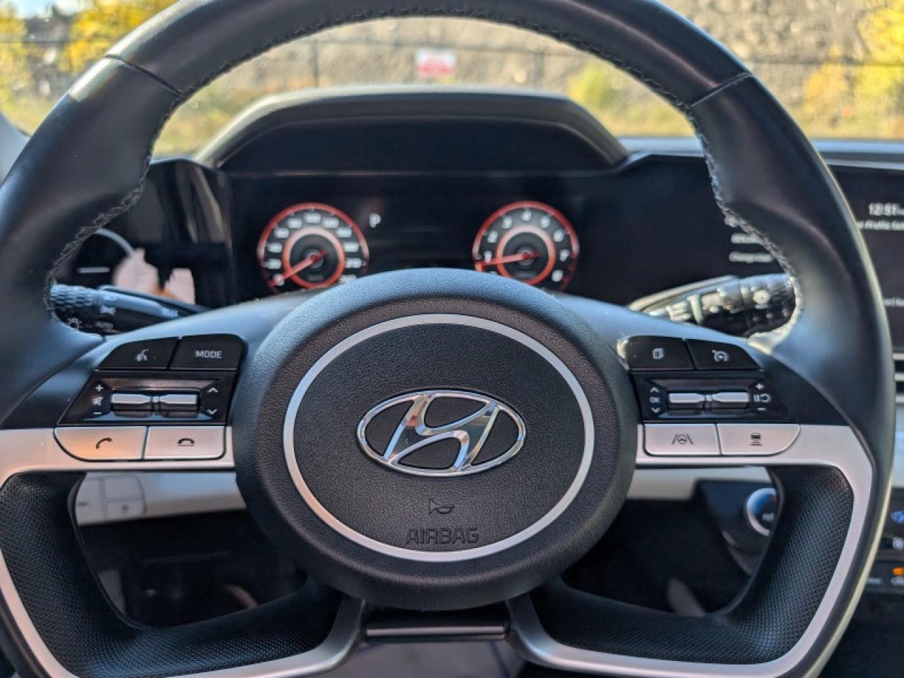 2022 Hyundai Elantra Ultimate  **SUNROOF - HTD SW** Photo