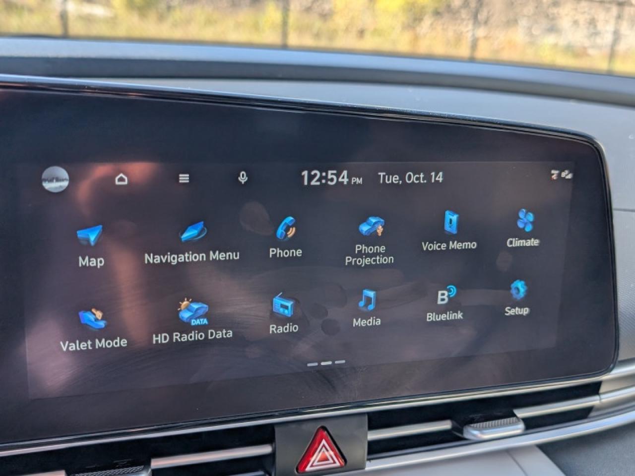 2022 Hyundai Elantra Ultimate  **SUNROOF - HTD SW** Photo