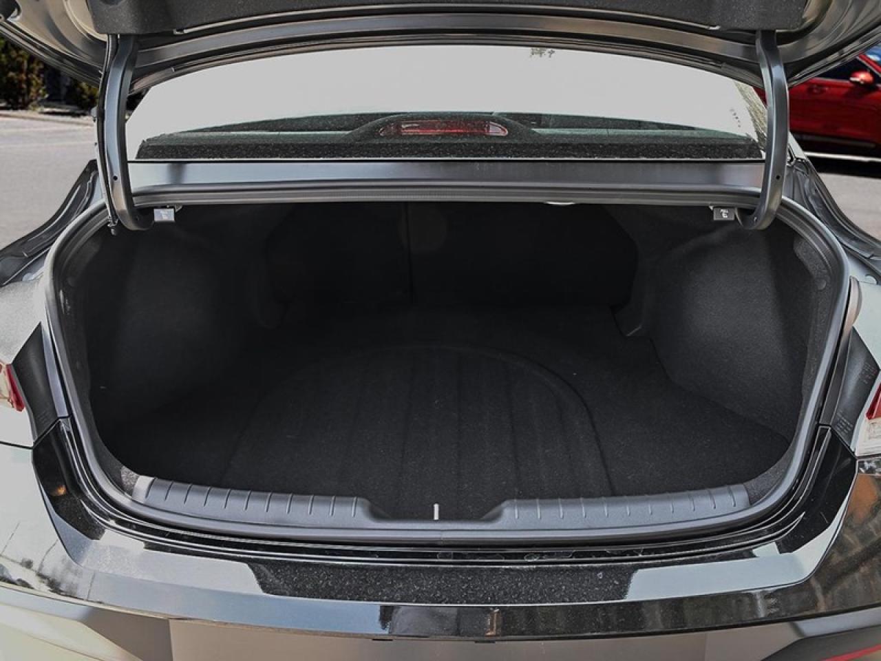 2026 Hyundai Elantra Luxury  -  Sunroof - $113.02 /Wk Photo