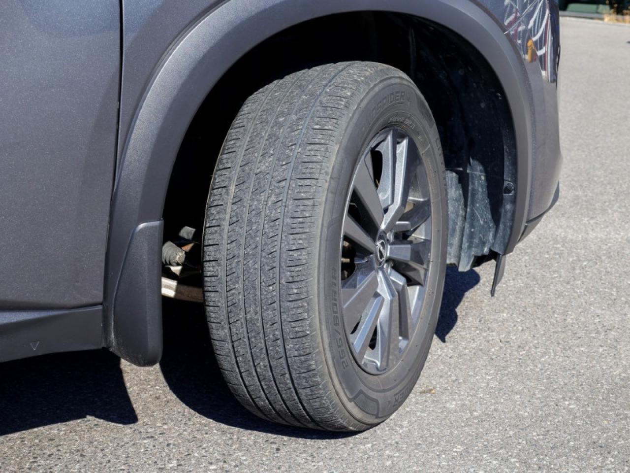 2023 Nissan Pathfinder S  - $230 B/W Photo