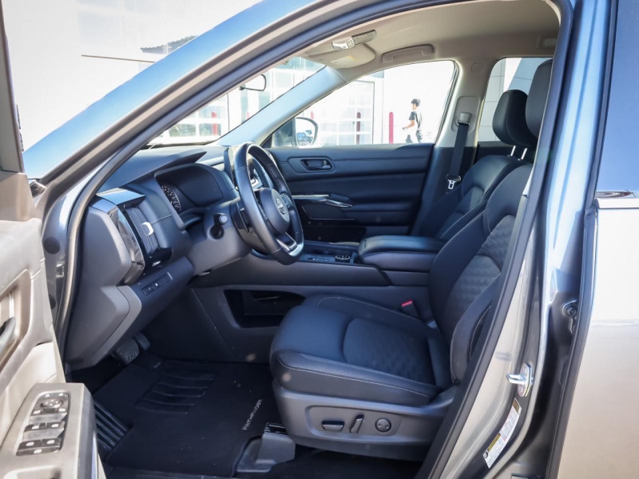 2023 Nissan Pathfinder S  - $230 B/W Photo