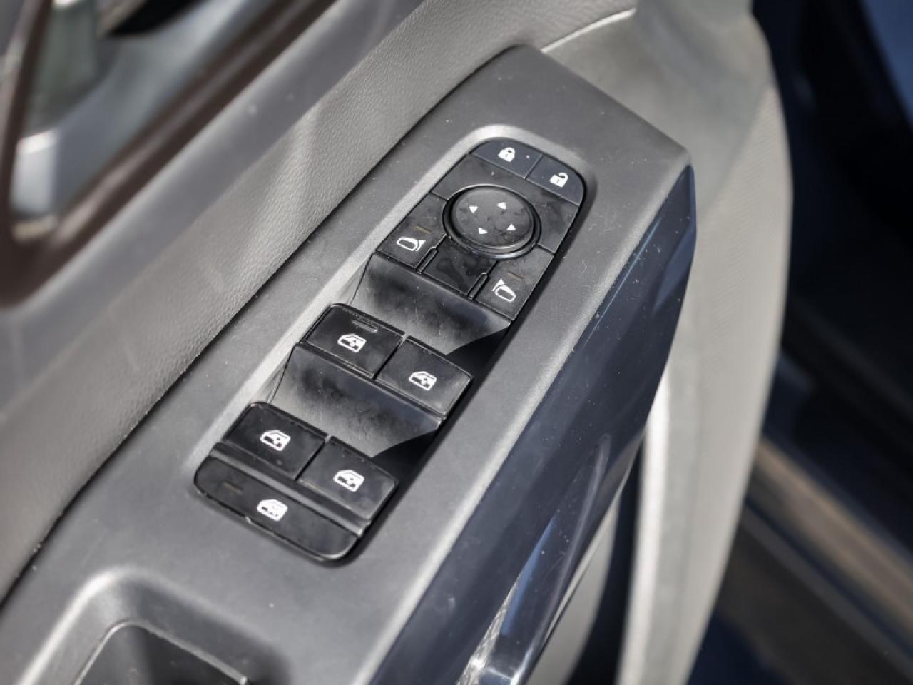 2023 Nissan Pathfinder S  - $230 B/W Photo