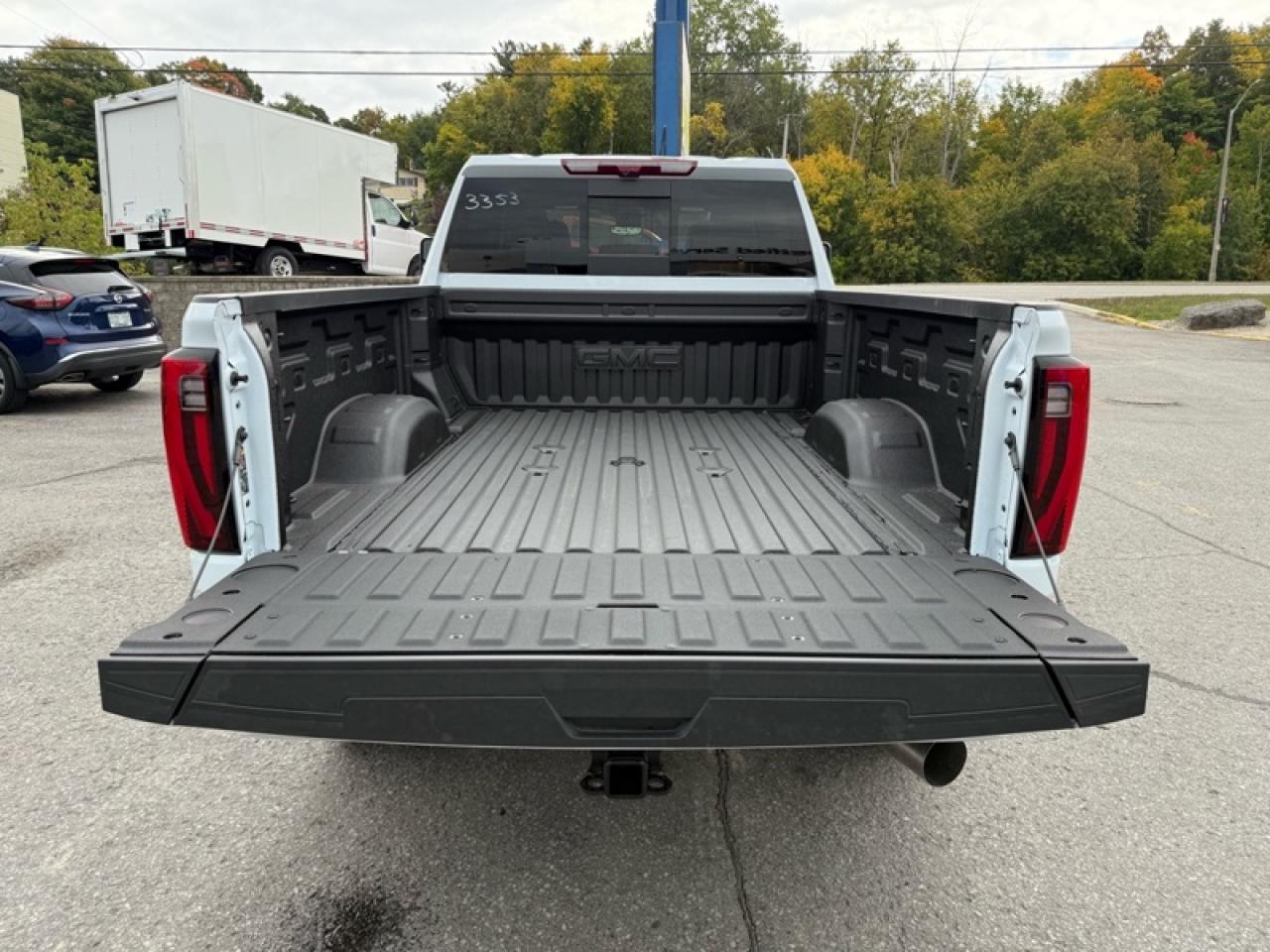 2026 GMC Sierra 2500 HD Denali Ultimate  - Leather Seats Photo4