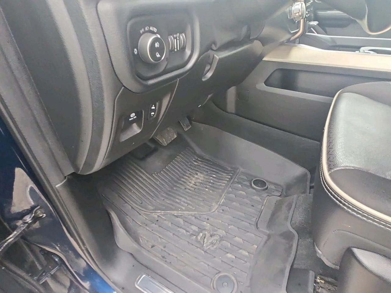 2022 RAM 1500 Laramie Photo5