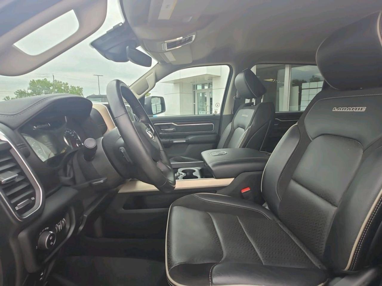 2022 RAM 1500 Laramie Photo5