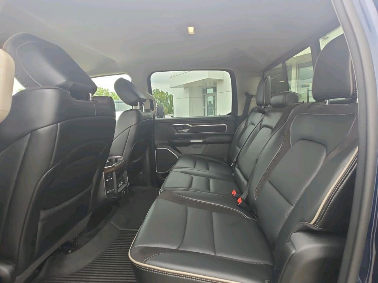 2022 RAM 1500 Laramie Photo5