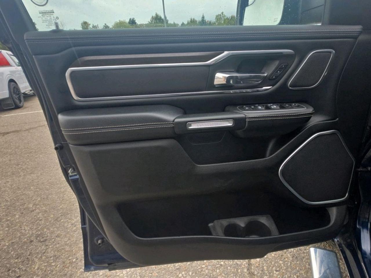 2022 RAM 1500 Laramie Photo5