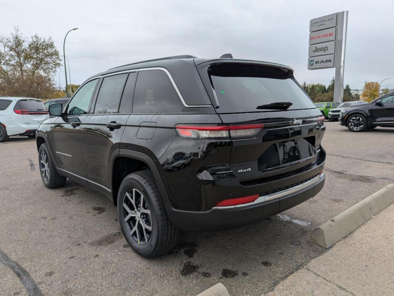 2025 Jeep Grand Cherokee LIMITED 4X4 Photo4