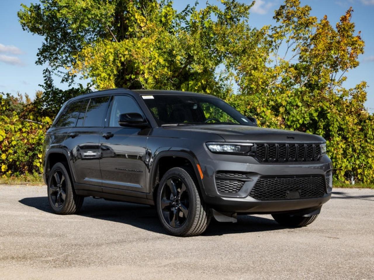 2025 Jeep Grand Cherokee Altitude Photo