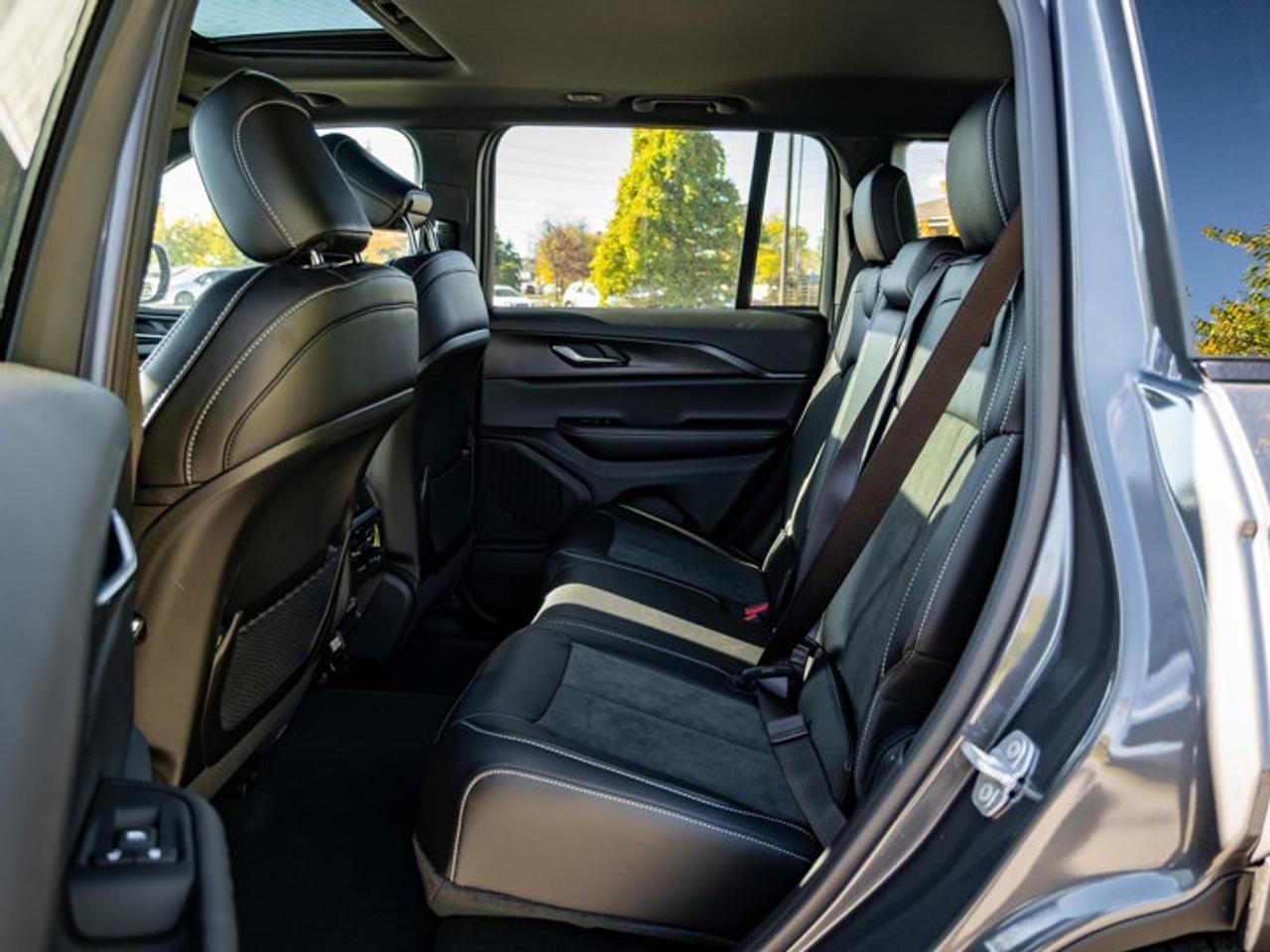 2025 Jeep Grand Cherokee Altitude Photo