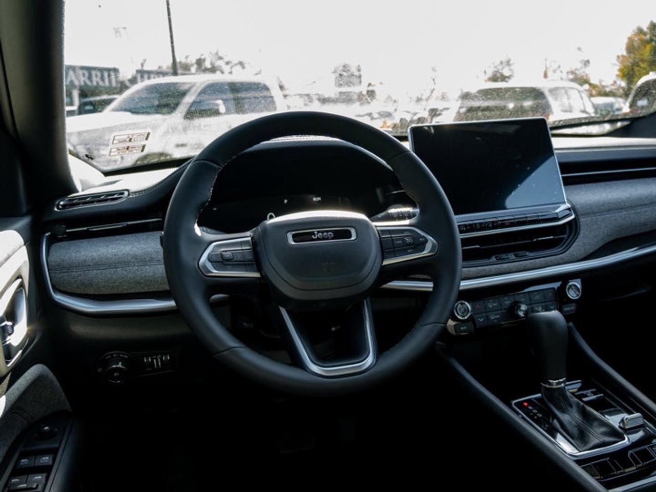 2026 Jeep Compass NORTH Photo2