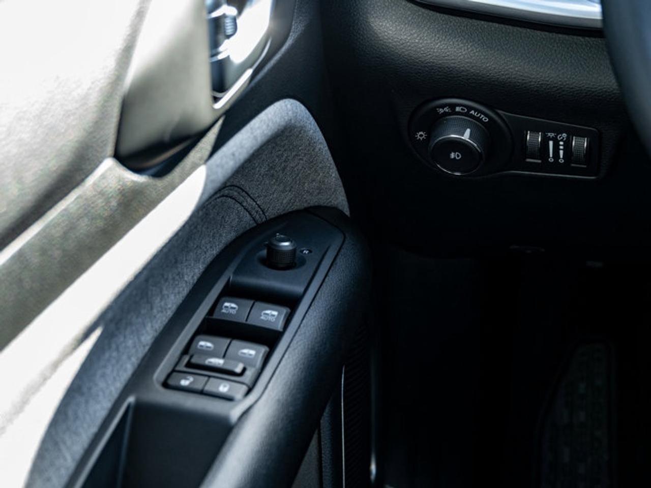 2026 Jeep Compass NORTH Photo