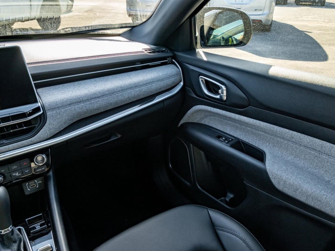 2026 Jeep Compass NORTH Photo