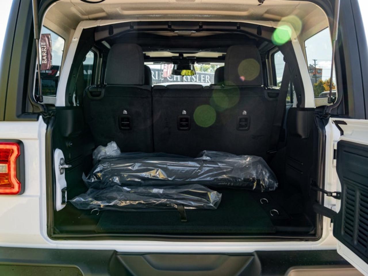 2026 Jeep Wrangler Sport S Photo