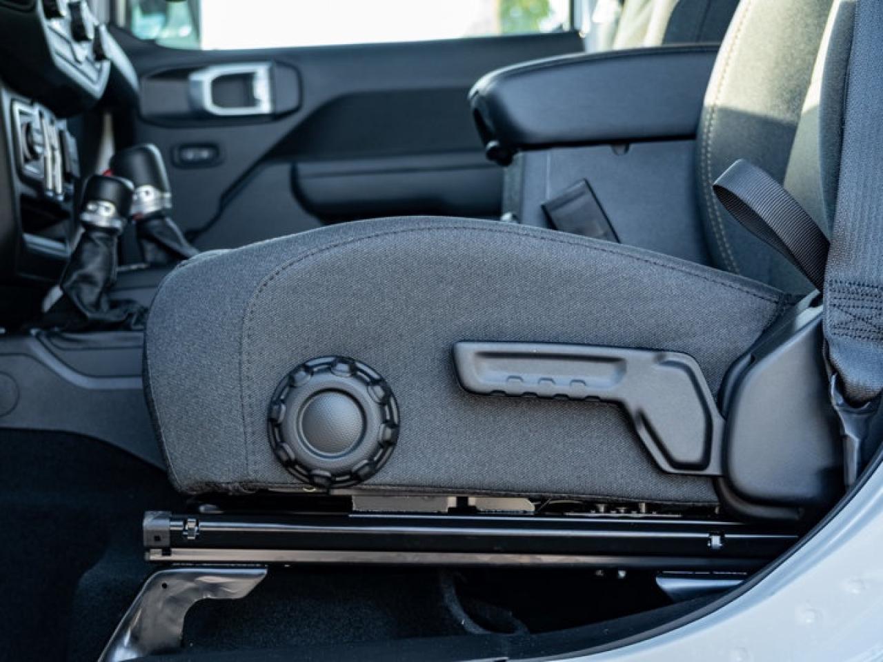 2026 Jeep Wrangler Sport S Photo