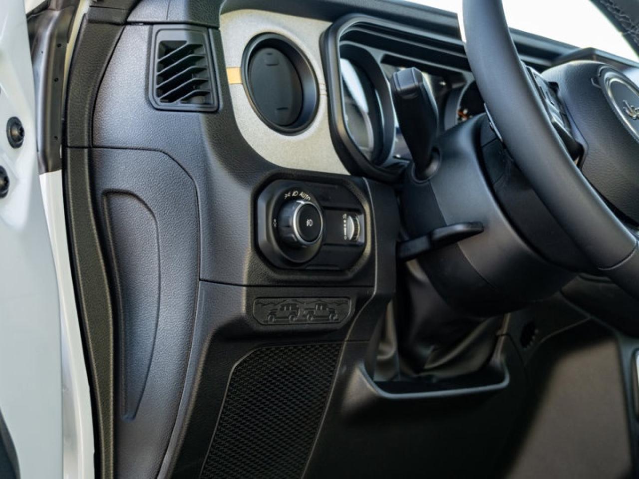 2026 Jeep Wrangler Sport S Photo