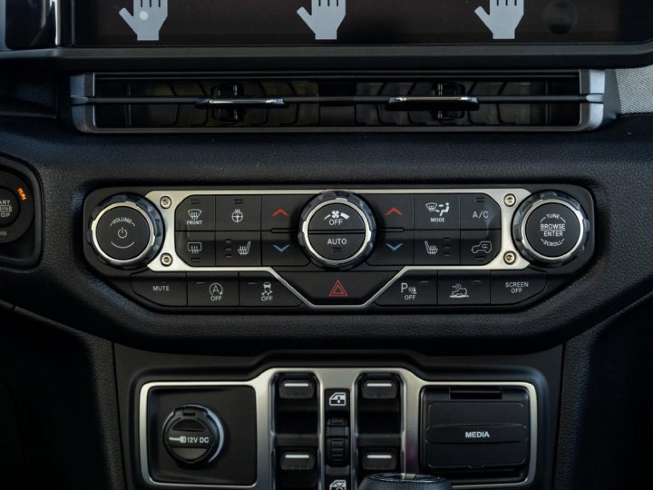 2026 Jeep Wrangler Sport S Photo