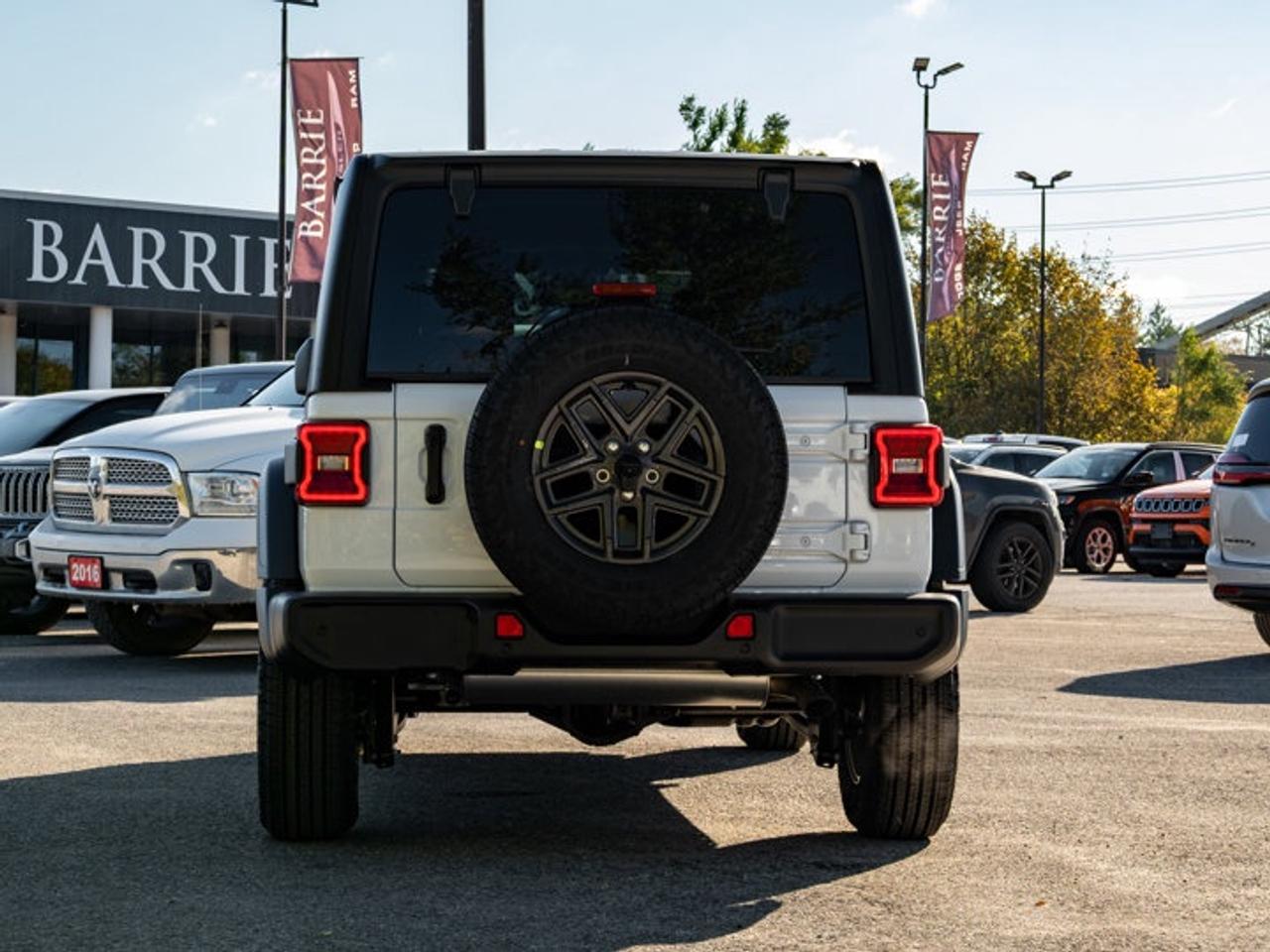 2026 Jeep Wrangler Sport S Photo