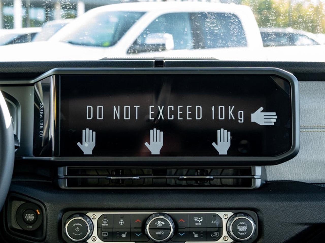 2026 Jeep Wrangler Sport S Photo