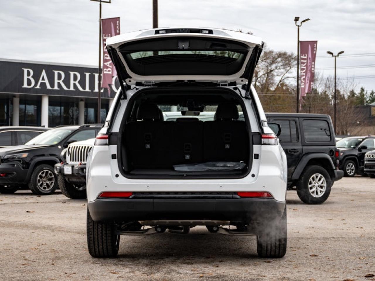2025 Jeep Grand Cherokee Altitude Photo