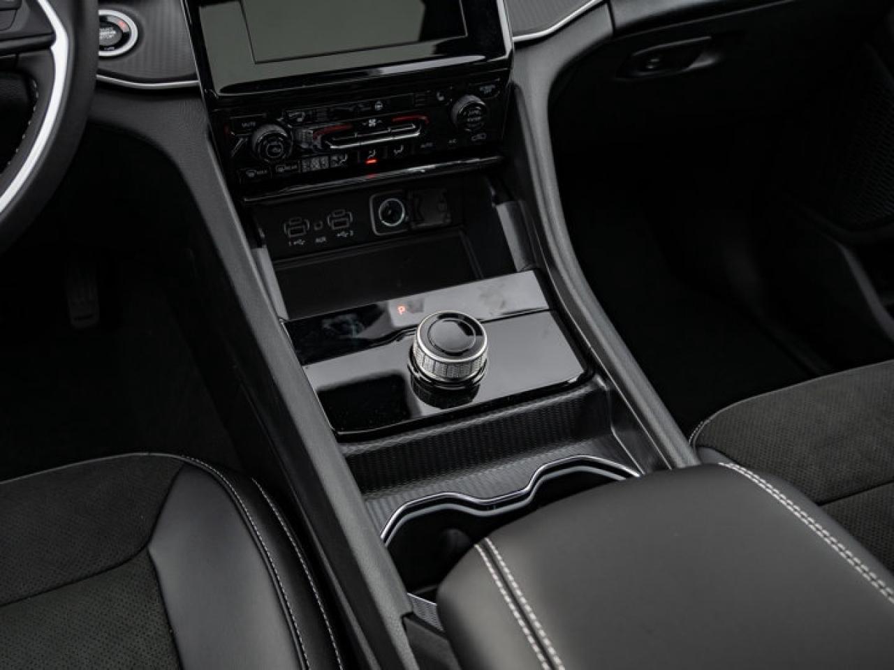 2025 Jeep Grand Cherokee Altitude Photo