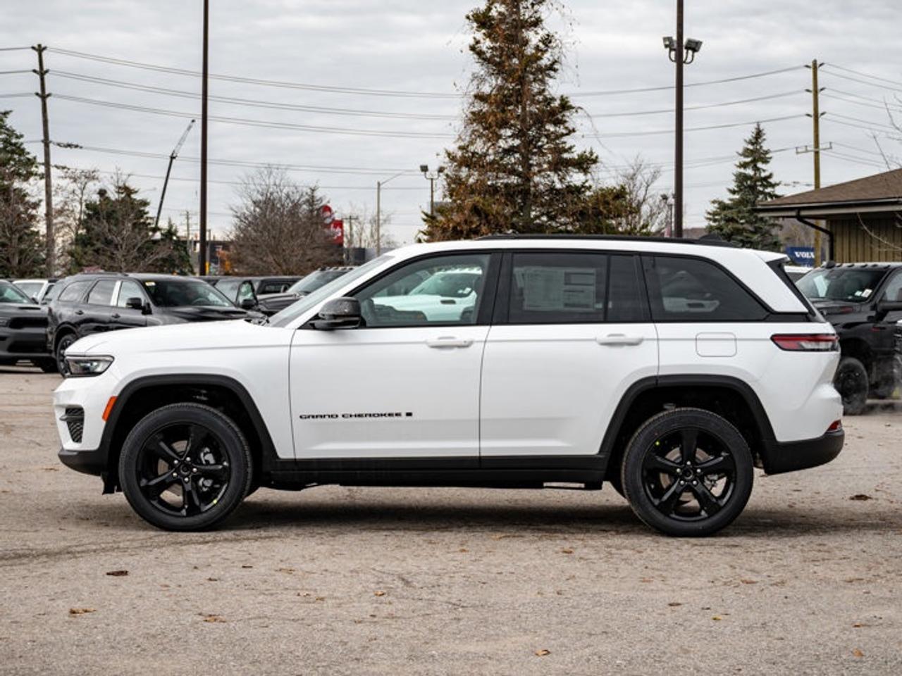 2025 Jeep Grand Cherokee Altitude Photo