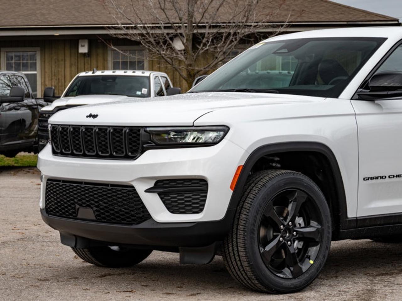 2025 Jeep Grand Cherokee Altitude Photo