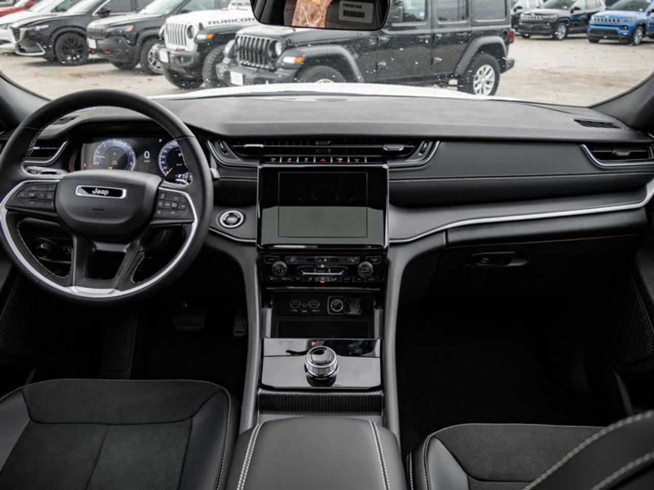 2025 Jeep Grand Cherokee Altitude Photo