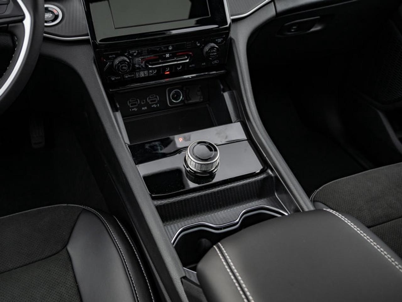 2025 Jeep Grand Cherokee Altitude Photo