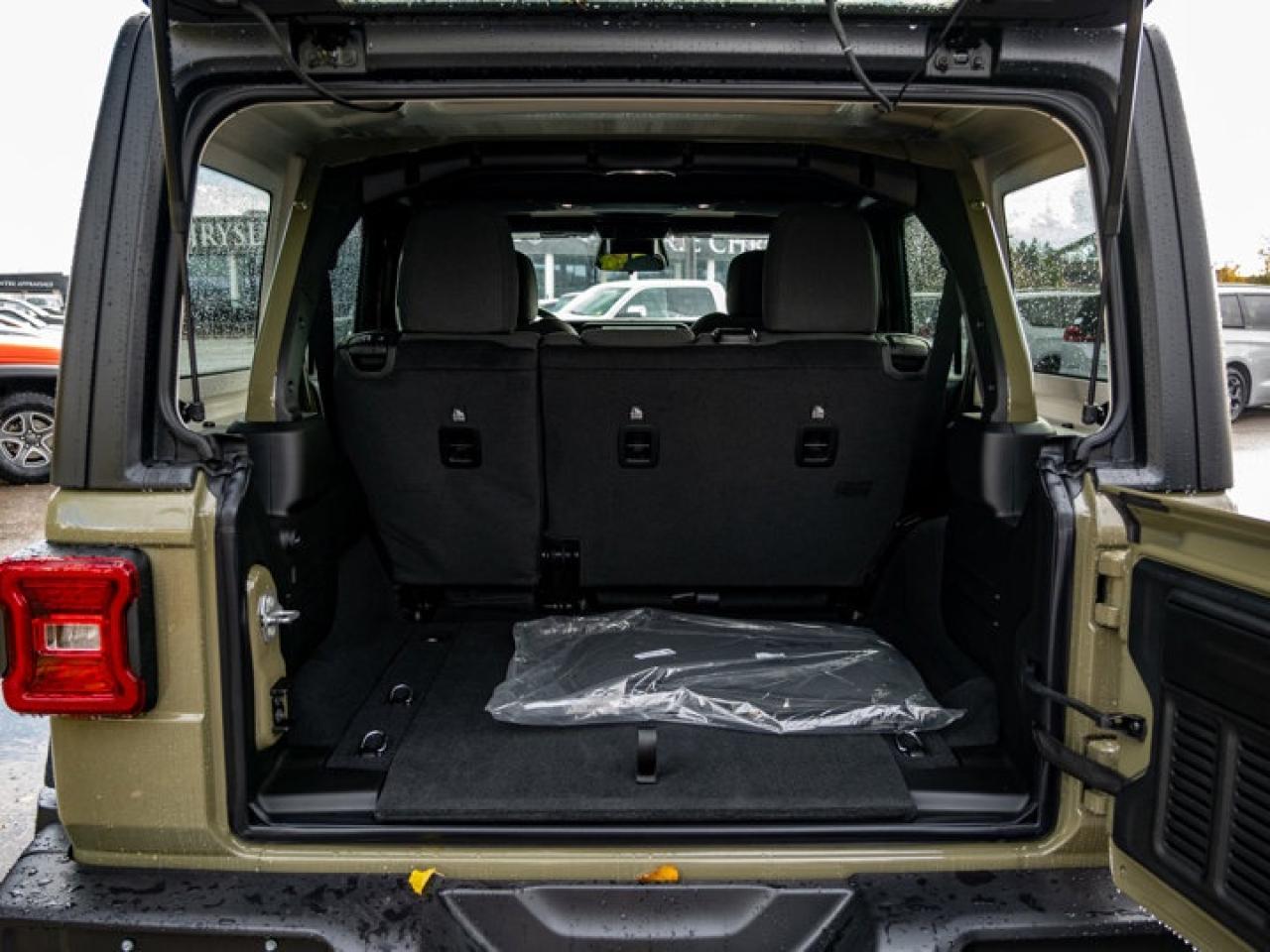 2026 Jeep Wrangler Sport S Photo