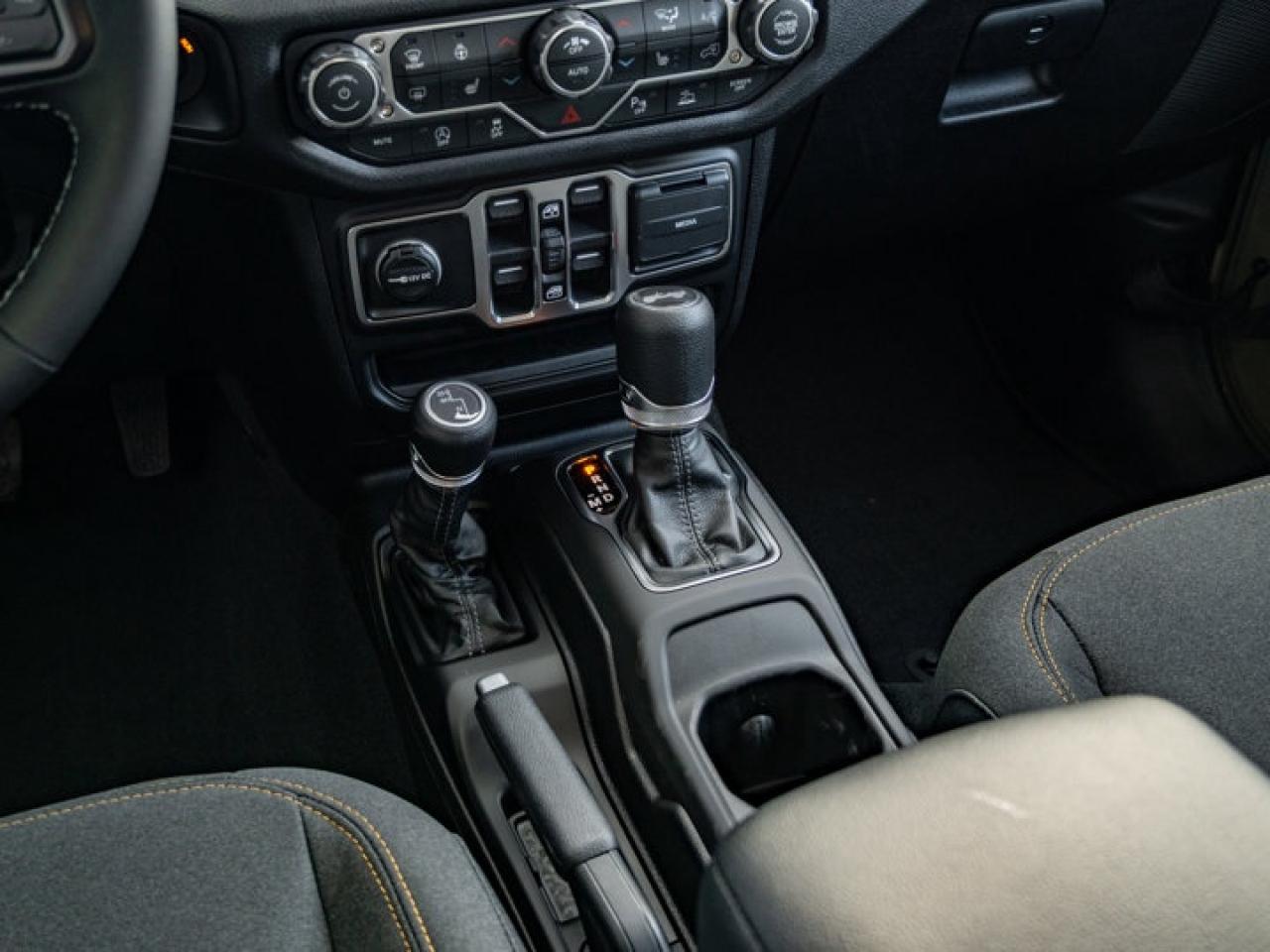 2026 Jeep Wrangler Sport S Photo