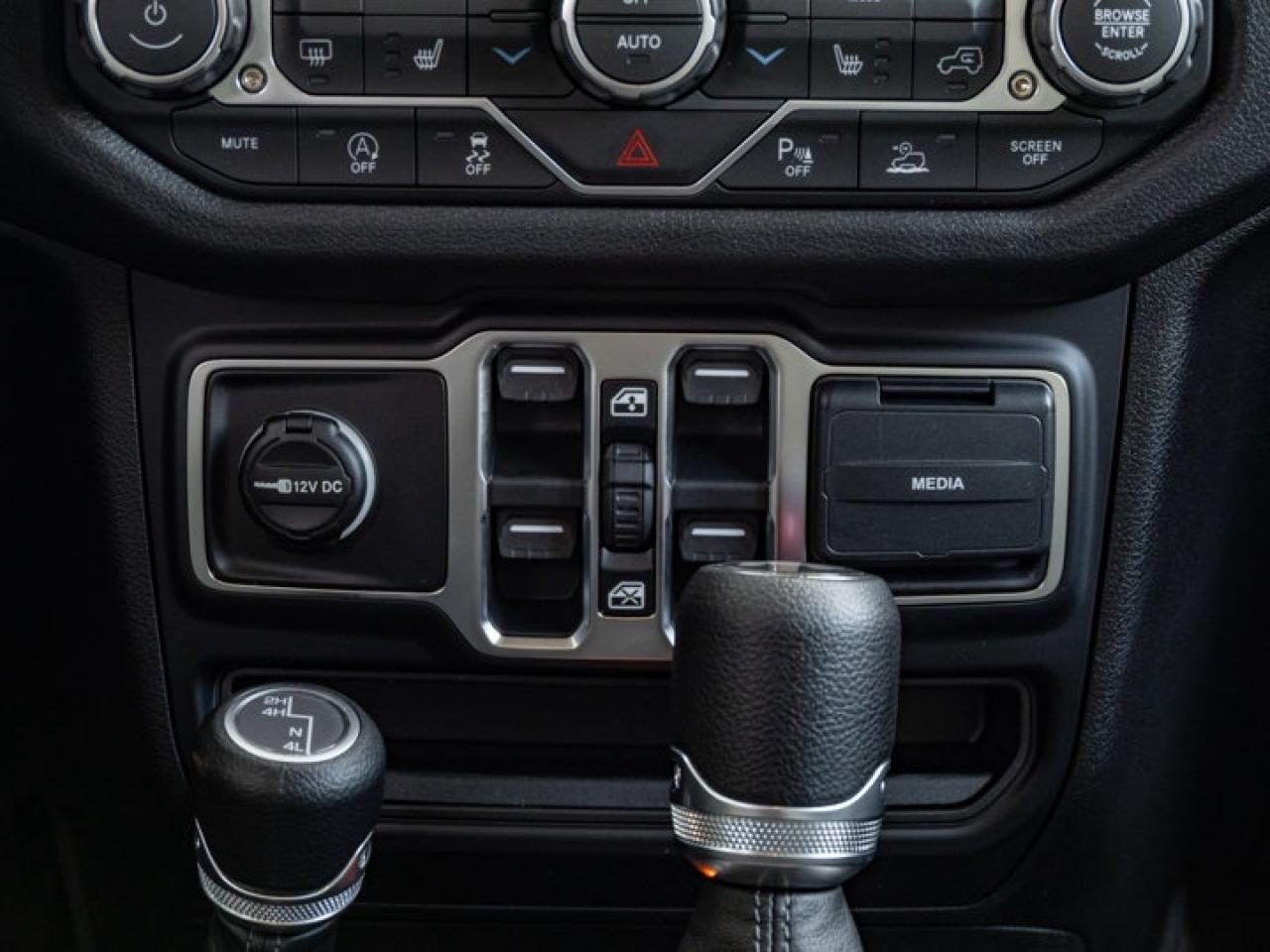 2026 Jeep Wrangler Sport S Photo