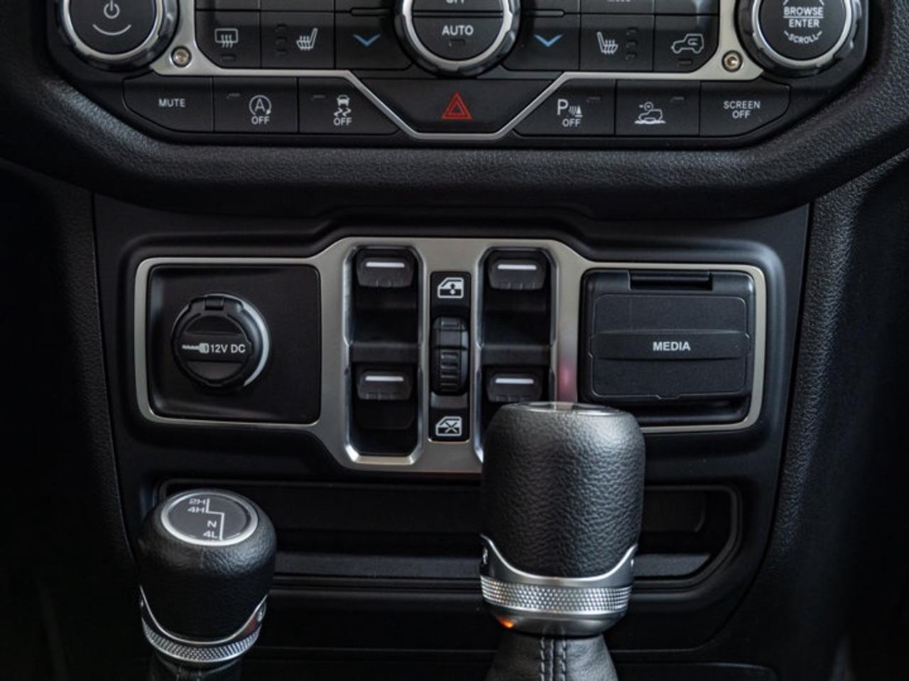 2026 Jeep Wrangler Sport S Photo