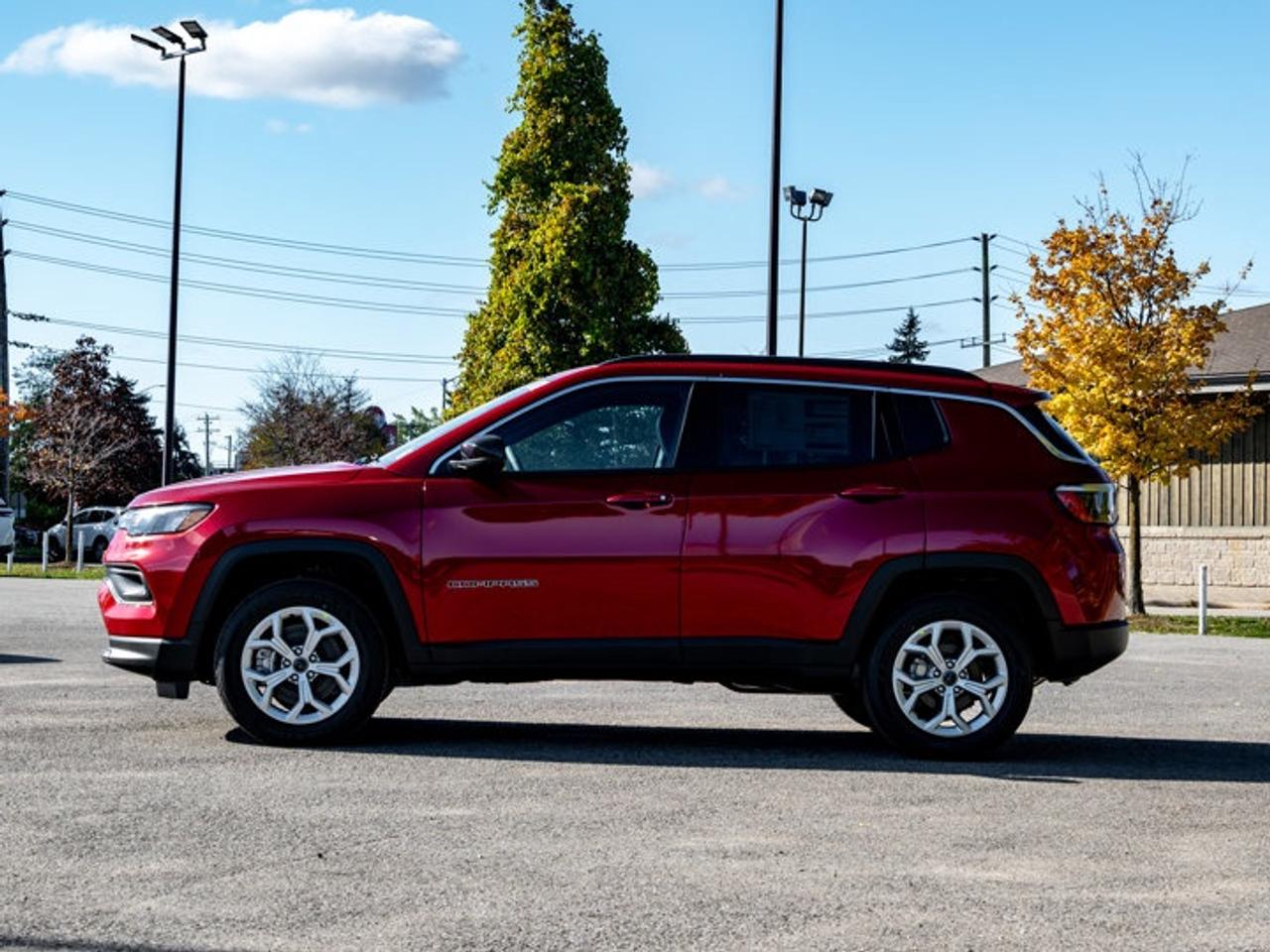 2026 Jeep Compass NORTH Photo4