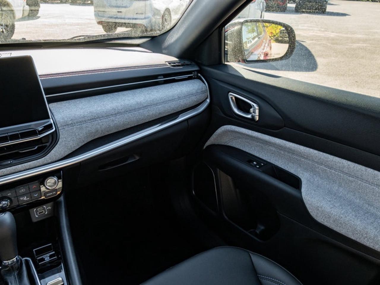 2026 Jeep Compass NORTH Photo