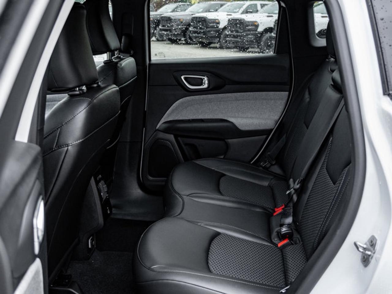 2026 Jeep Compass NORTH Photo