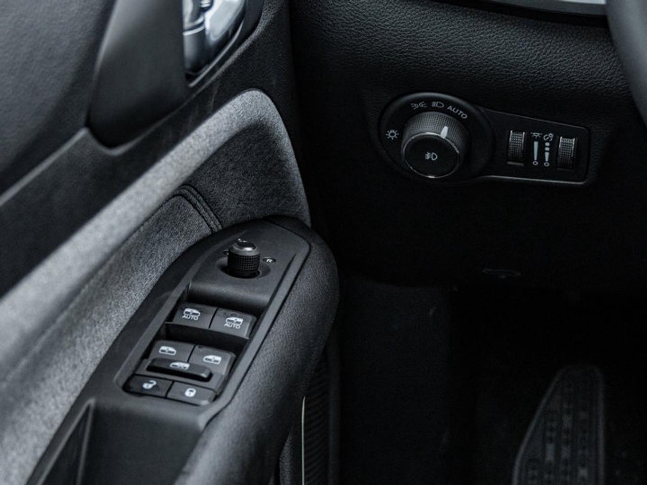 2026 Jeep Compass NORTH Photo