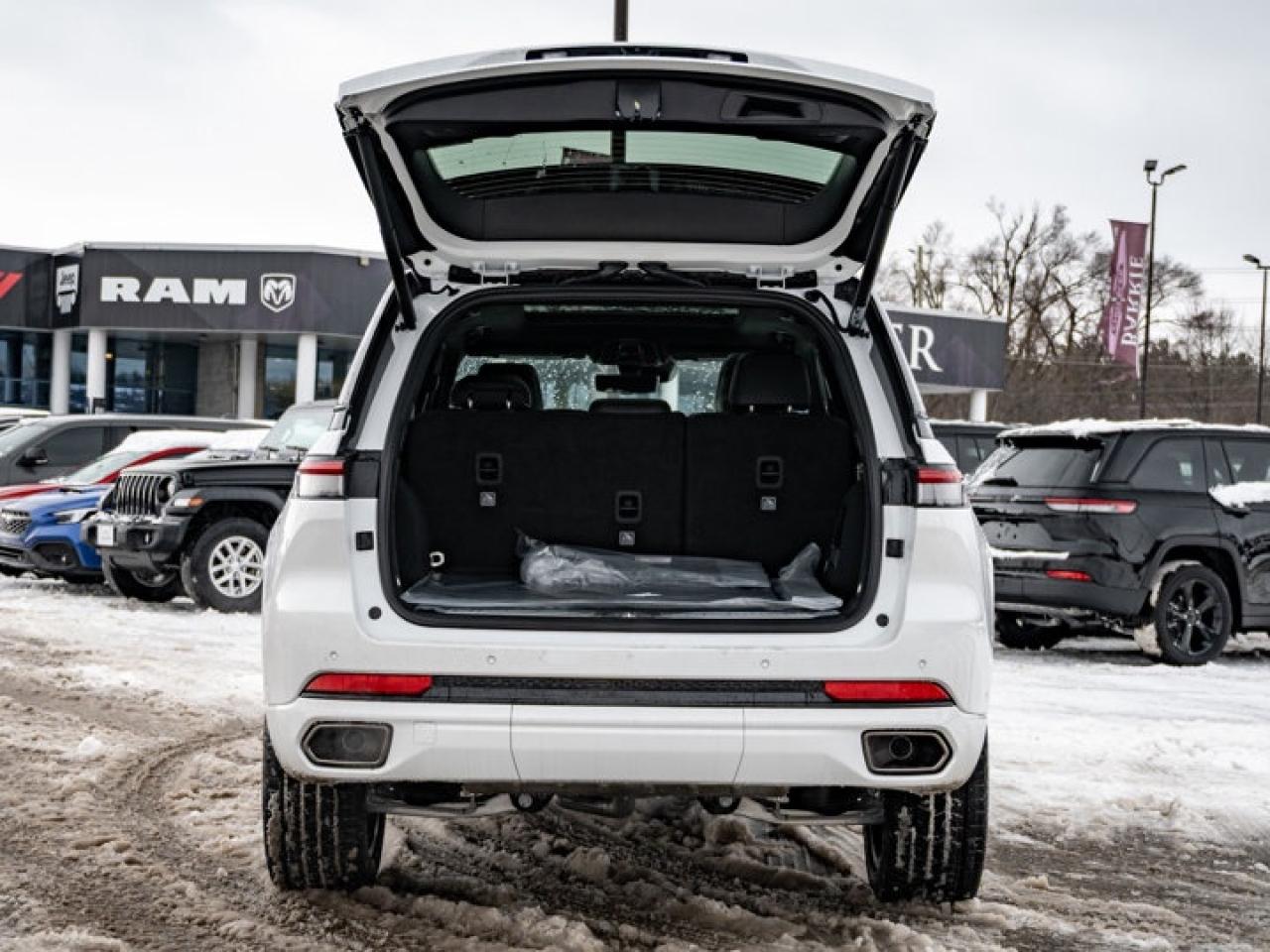 2025 Jeep Grand Cherokee Summit Reserve Photo