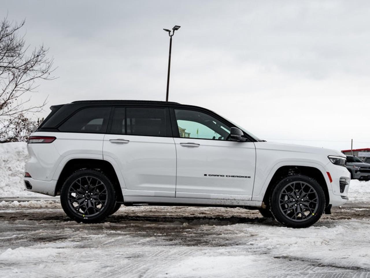 2025 Jeep Grand Cherokee Summit Reserve Photo
