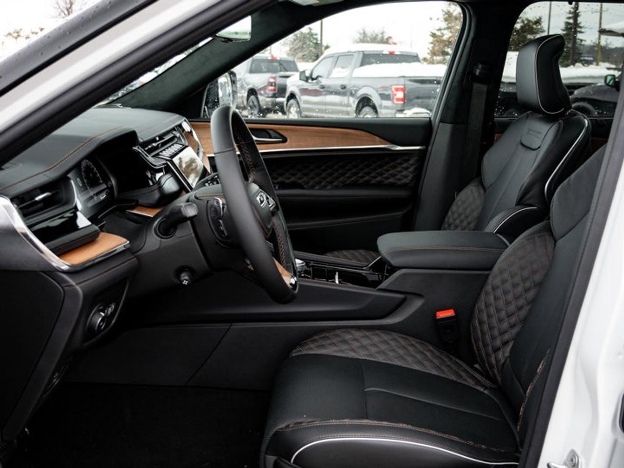 2025 Jeep Grand Cherokee Summit Reserve Photo