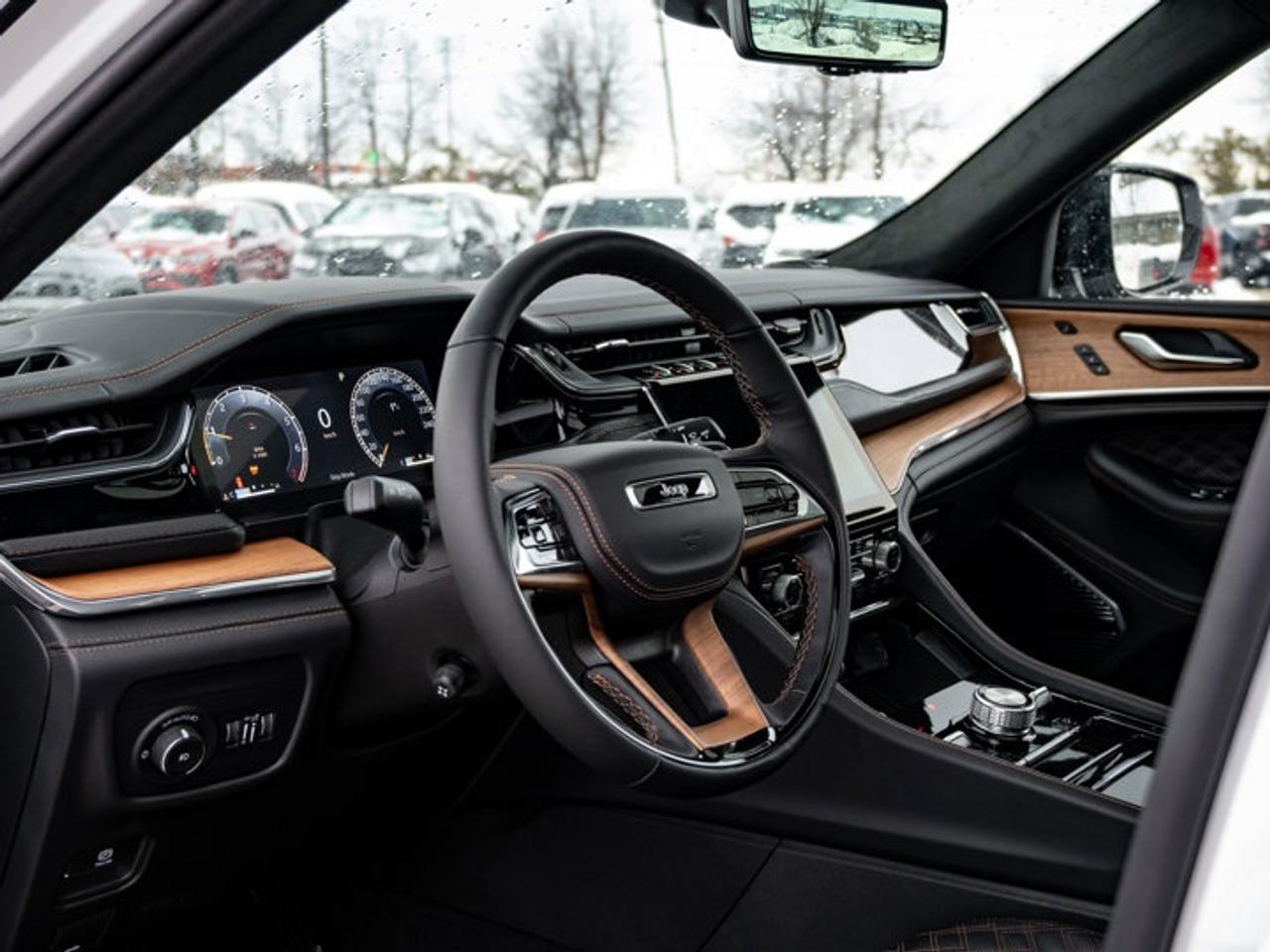 2025 Jeep Grand Cherokee Summit Reserve Photo